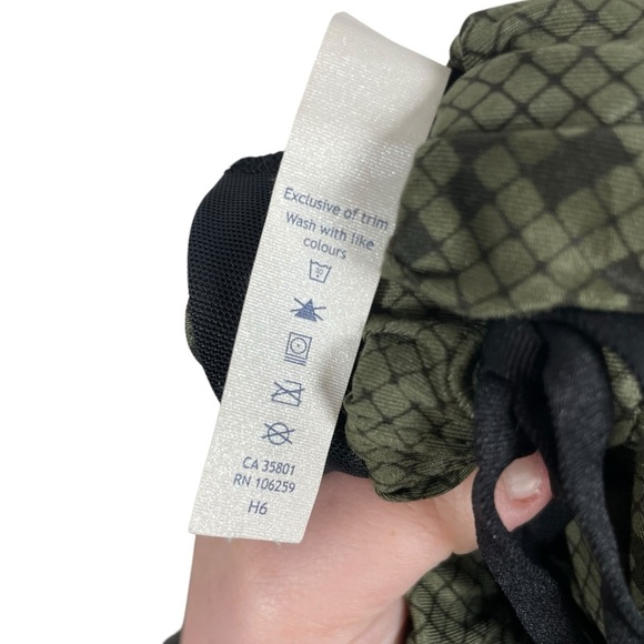 Lululemon Jet Crop Slim Luxtreme Pants Ziggy Snake Fatigue Green Gator Size 4 - Picture 12 of 16